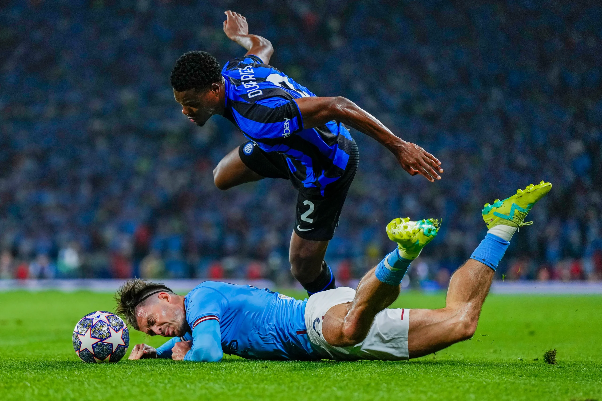 Trận đối đầu kịch tính giữa Man City vs Inter Milan